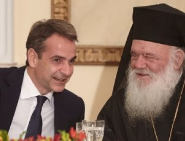 «Οχι» Μητσοτάκη σε διαχωρισμό από το Κράτος